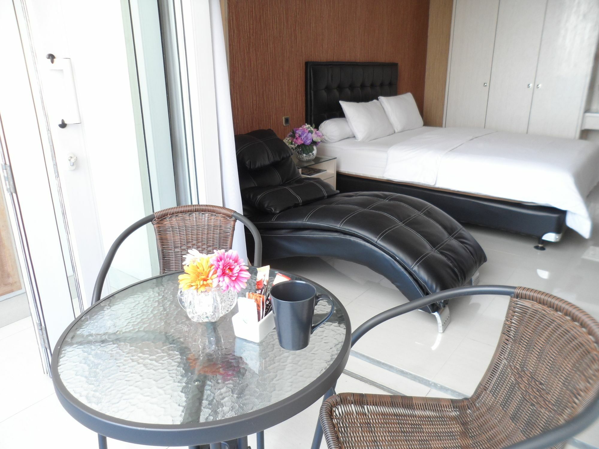 Harvia Suites Kebon Jeruk ジャカルタ エクステリア 写真