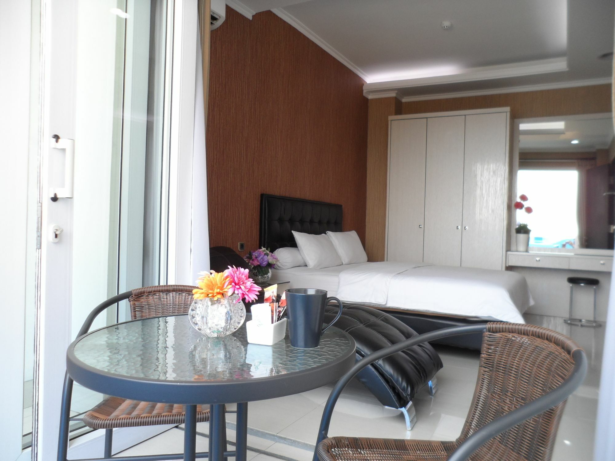 Harvia Suites Kebon Jeruk ジャカルタ エクステリア 写真
